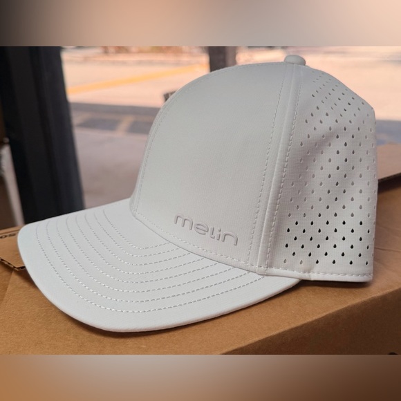 Melin White Men’s Cap - Picture 2 of 7